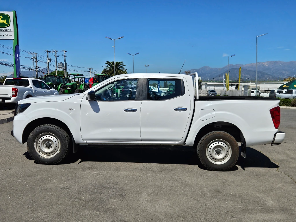 Nissan Navara Dc 4x2 2.3tdi Se Mt año 2023