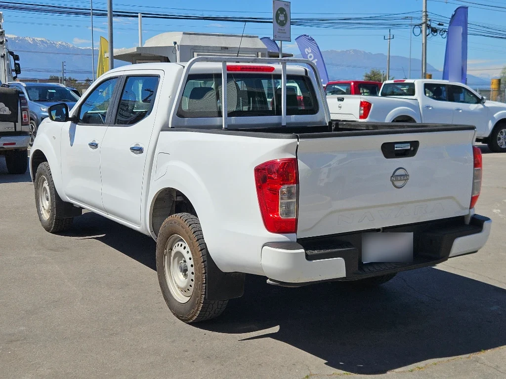 Nissan Navara Dc 4x2 2.3tdi Se Mt año 2023