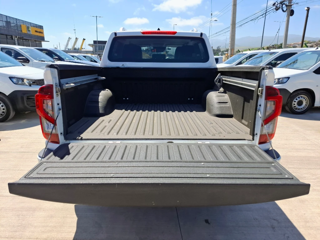 Nissan Navara Navara Dc 4x4 2.3tdi Le año 2023