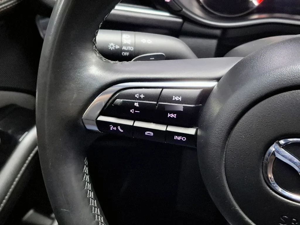 Mazda 3 Sport 3 Sp V 2.0 7g 6at año 2024