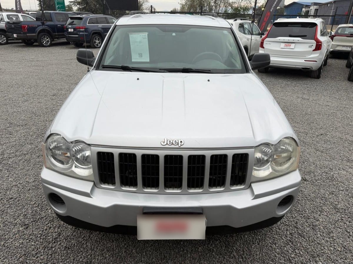 Jeep Grand Cherokee Laredo 3.7 4x4 año 2006