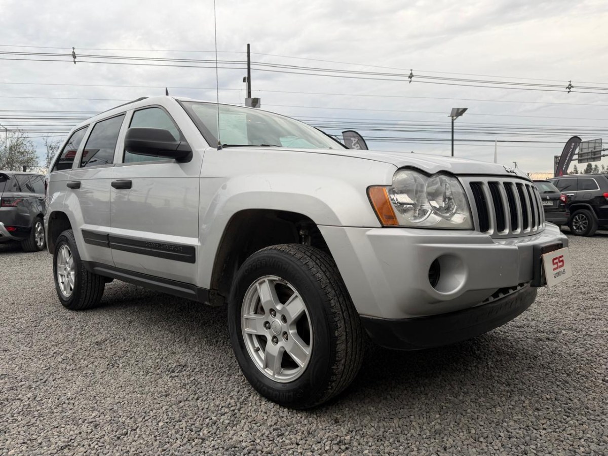 Jeep Grand Cherokee Laredo 3.7 4x4 año 2006