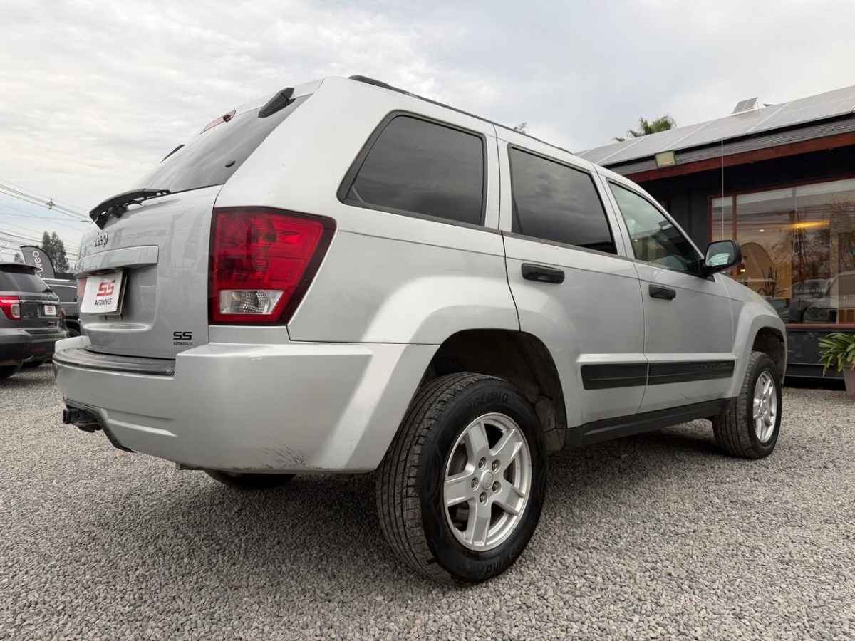 Jeep Grand Cherokee Laredo 3.7 4x4 año 2006