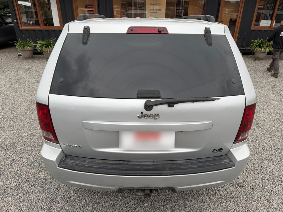 Jeep Grand Cherokee Laredo 3.7 4x4 año 2006