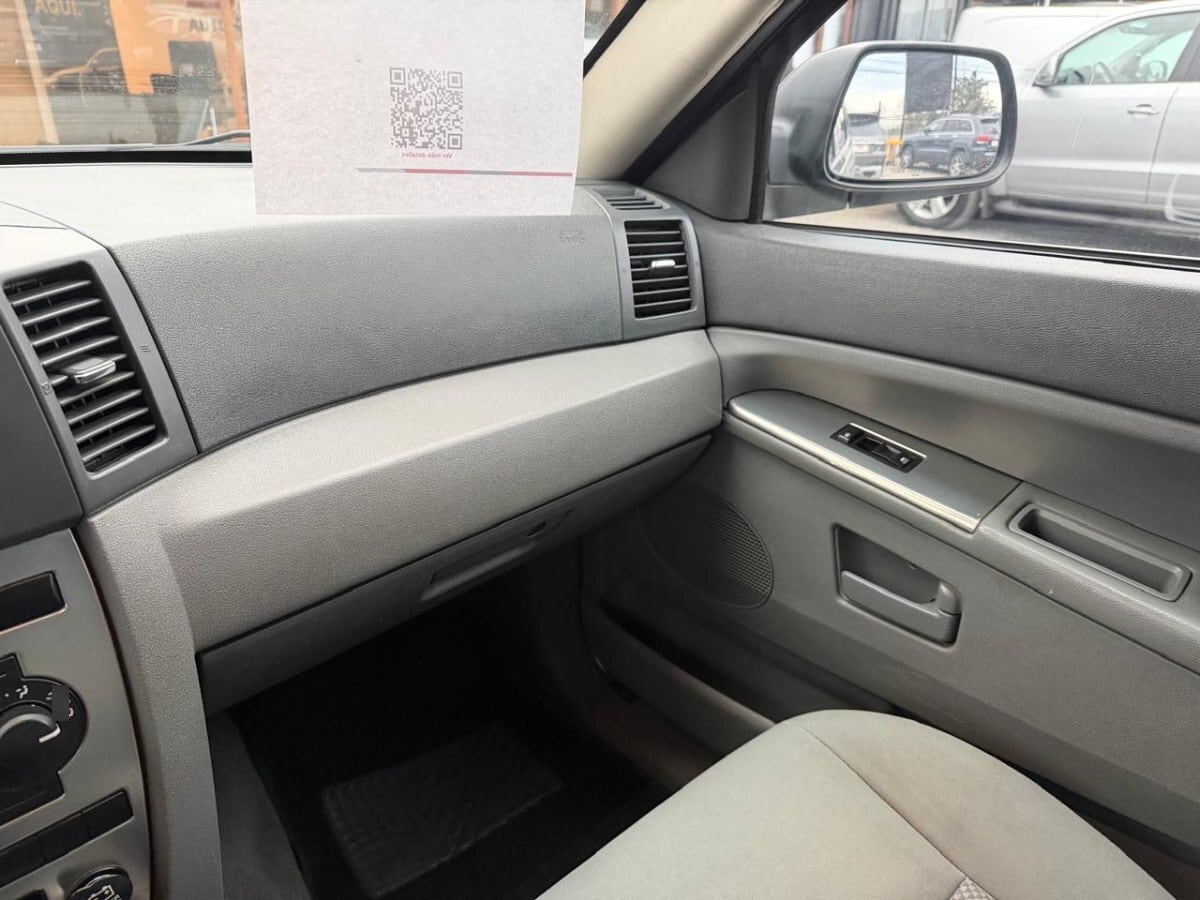 Jeep Grand Cherokee Laredo 3.7 4x4 año 2006