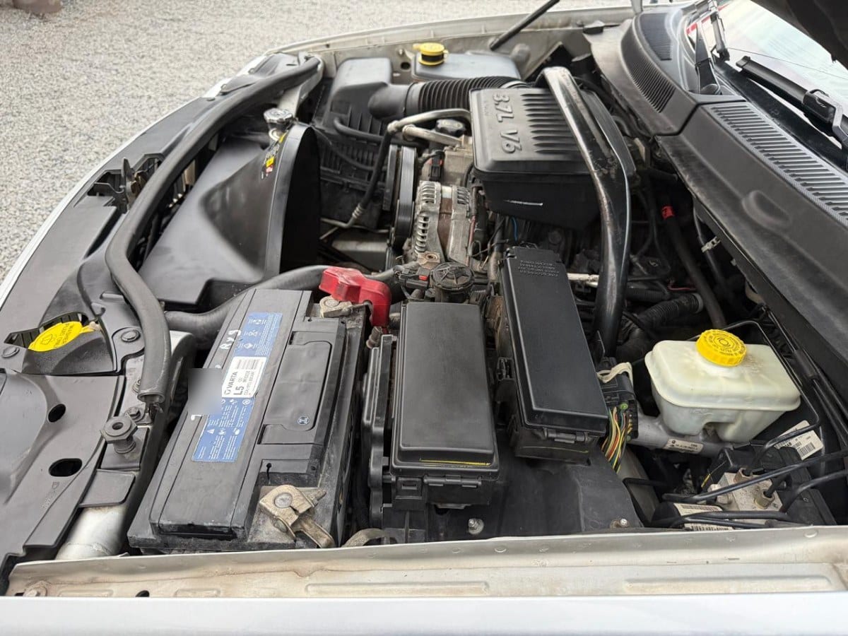 Jeep Grand Cherokee Laredo 3.7 4x4 año 2006