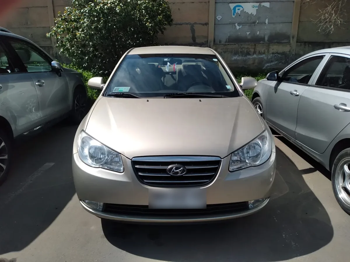 HYUNDAI ELANTRA 1.6 F/l Gls Mt Ac año 2007