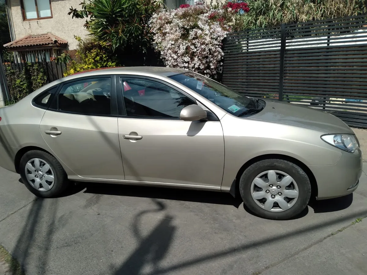 HYUNDAI ELANTRA 1.6 F/l Gls Mt Ac año 2007