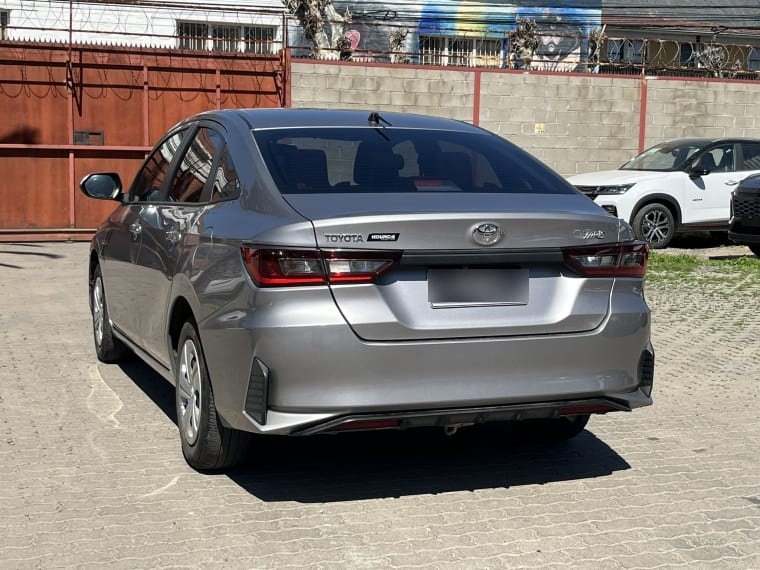 Toyota Yaris 1.5l I Mt año 2025