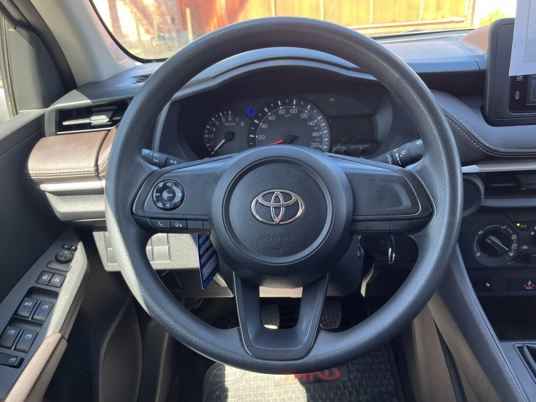 Toyota Yaris 1.5l I Mt año 2025