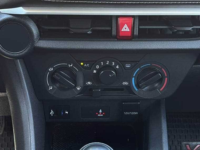 Toyota Yaris 1.5l I Mt año 2025