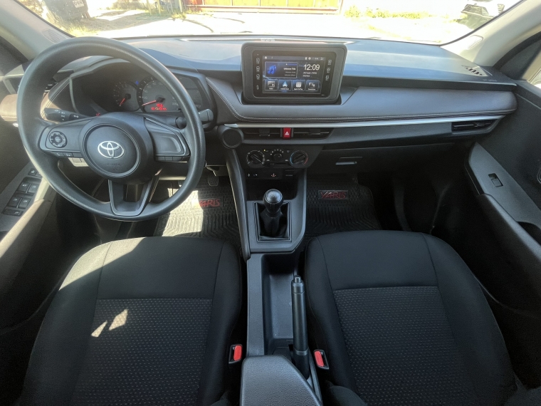 Toyota Yaris 1.5l I Mt año 2025