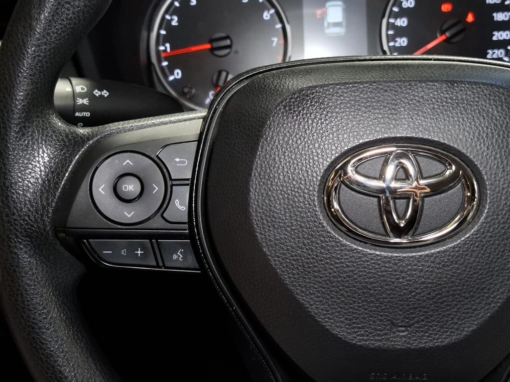 Toyota Rav4 2.0 Le Mt año 2024