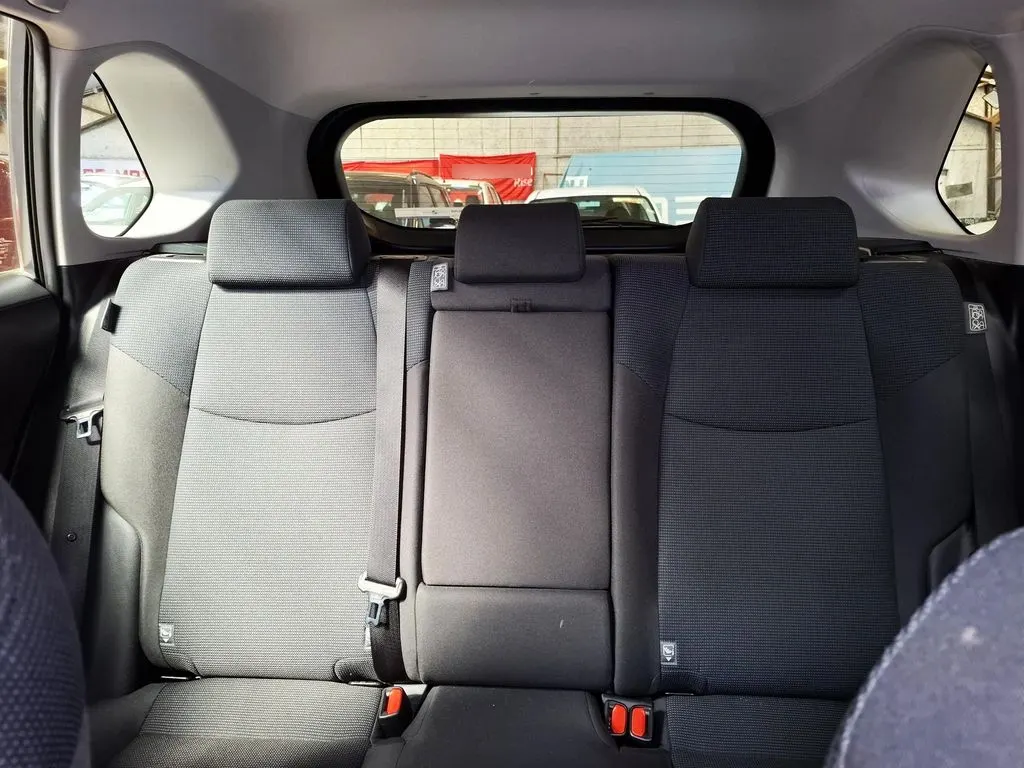 Toyota Rav4 2.0 Le Mt año 2024