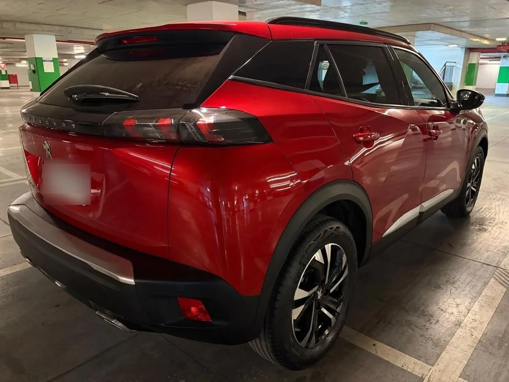 Peugeot 2008 Allure Pack 130 Eat8 1.2 Aut año 2023