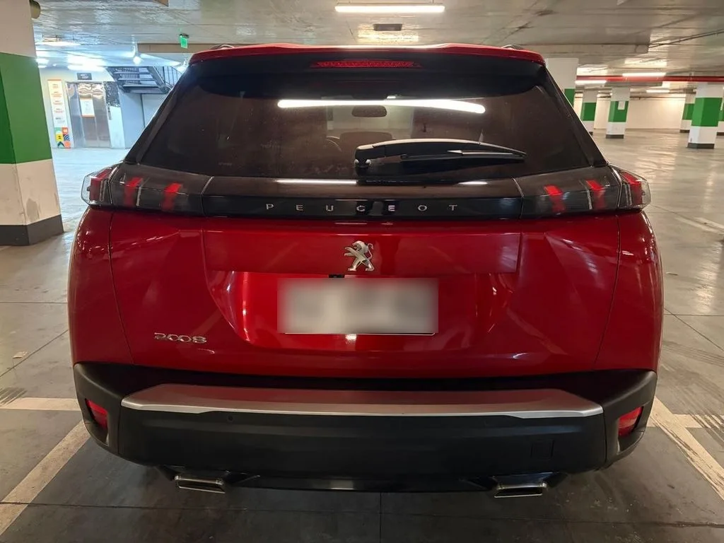Peugeot 2008 Allure Pack 130 Eat8 1.2 Aut año 2023