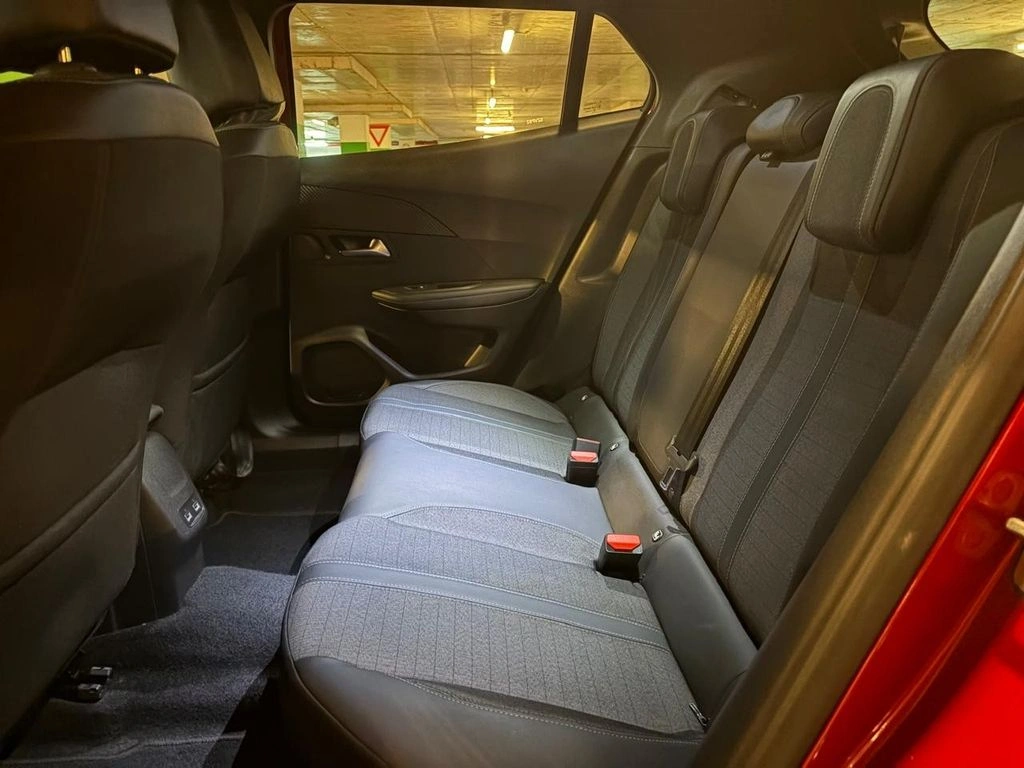 Peugeot 2008 Allure Pack 130 Eat8 1.2 Aut año 2023