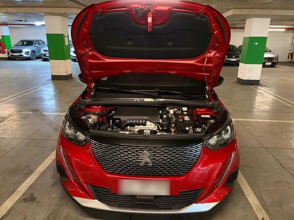 Peugeot 2008 Allure Pack 130 Eat8 1.2 Aut año 2023