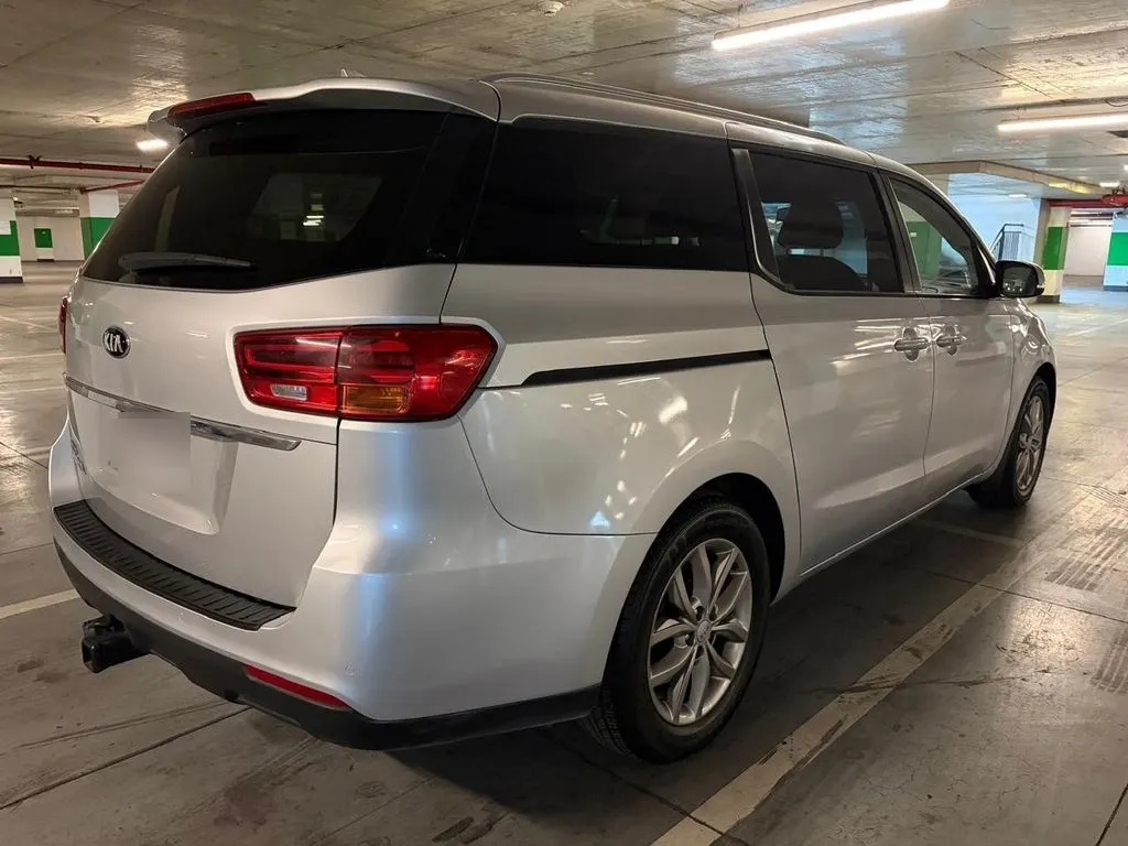 Kia Grand Carnival Ex 3.3 Aut año 2019