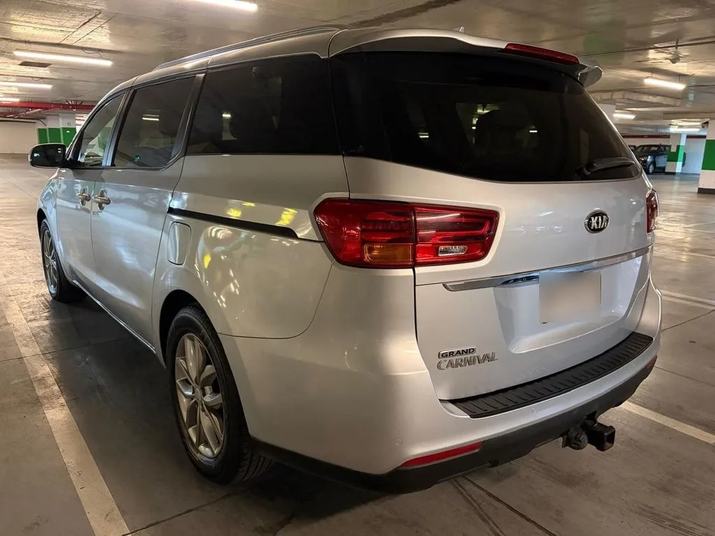 Kia Grand Carnival Ex 3.3 Aut año 2019