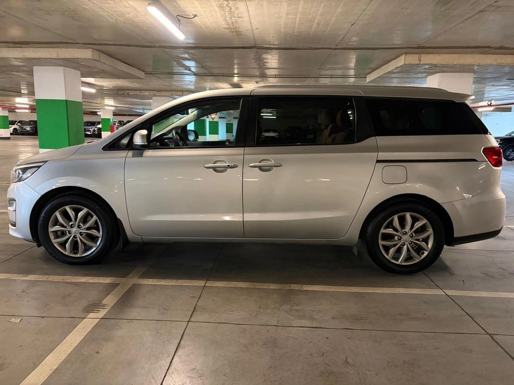 Kia Grand Carnival Ex 3.3 Aut año 2019