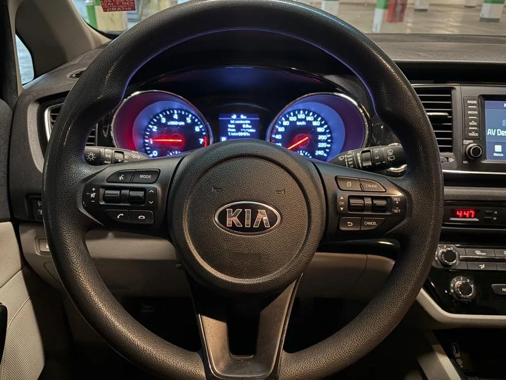 Kia Grand Carnival Ex 3.3 Aut año 2019