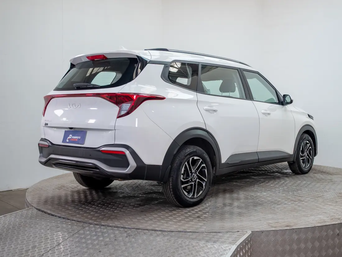 Kia Carens 1.5 T Ex At año 2025