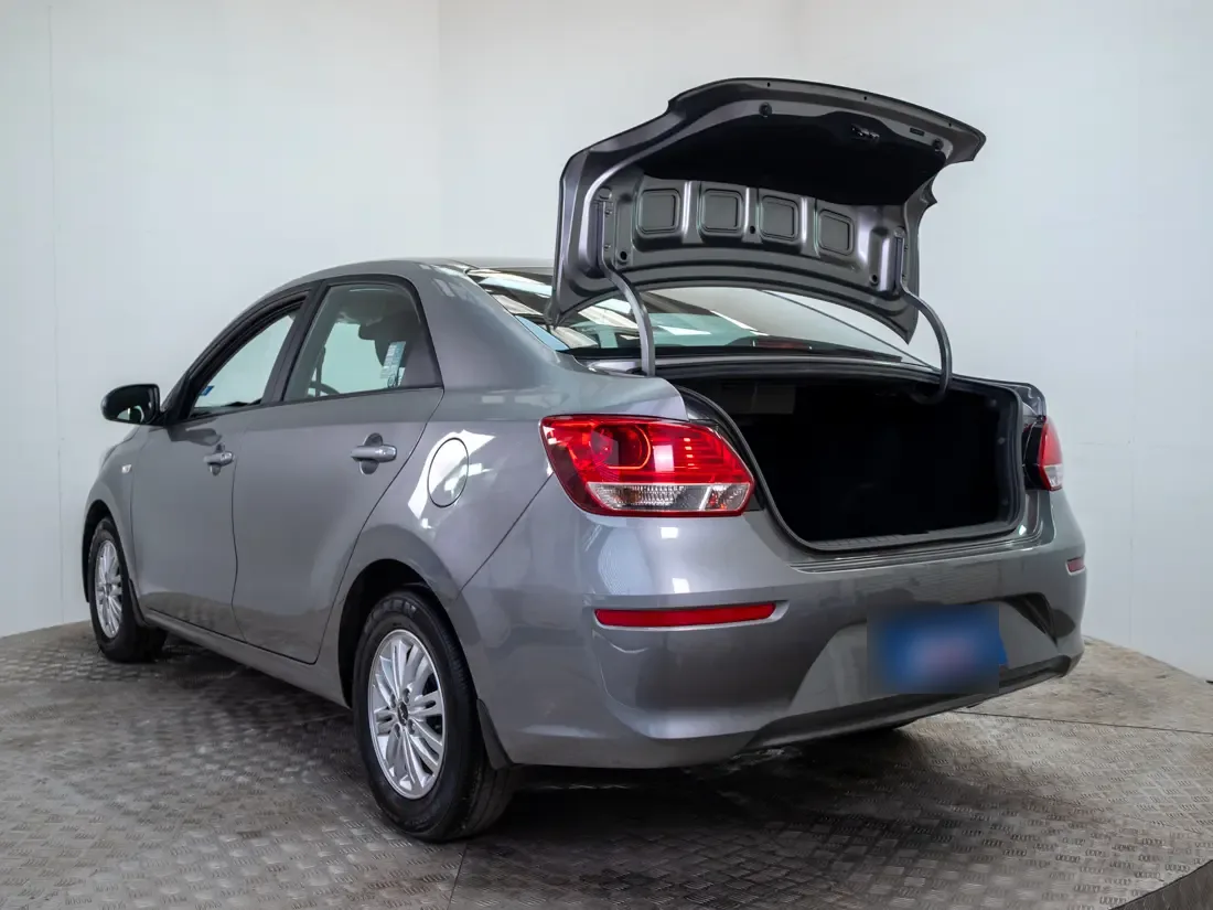 Kia Soluto 1.4 Lx Ac Mt año 2024