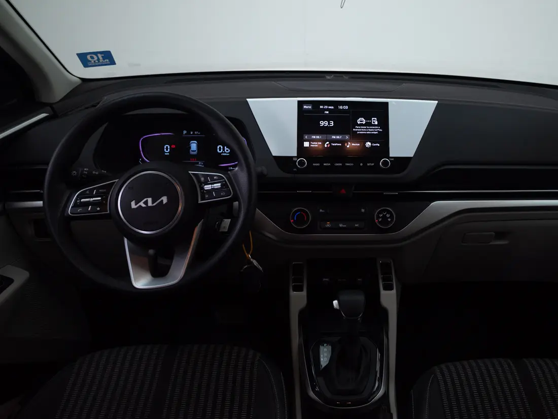 Kia Carens 1.5 T Ex At año 2025