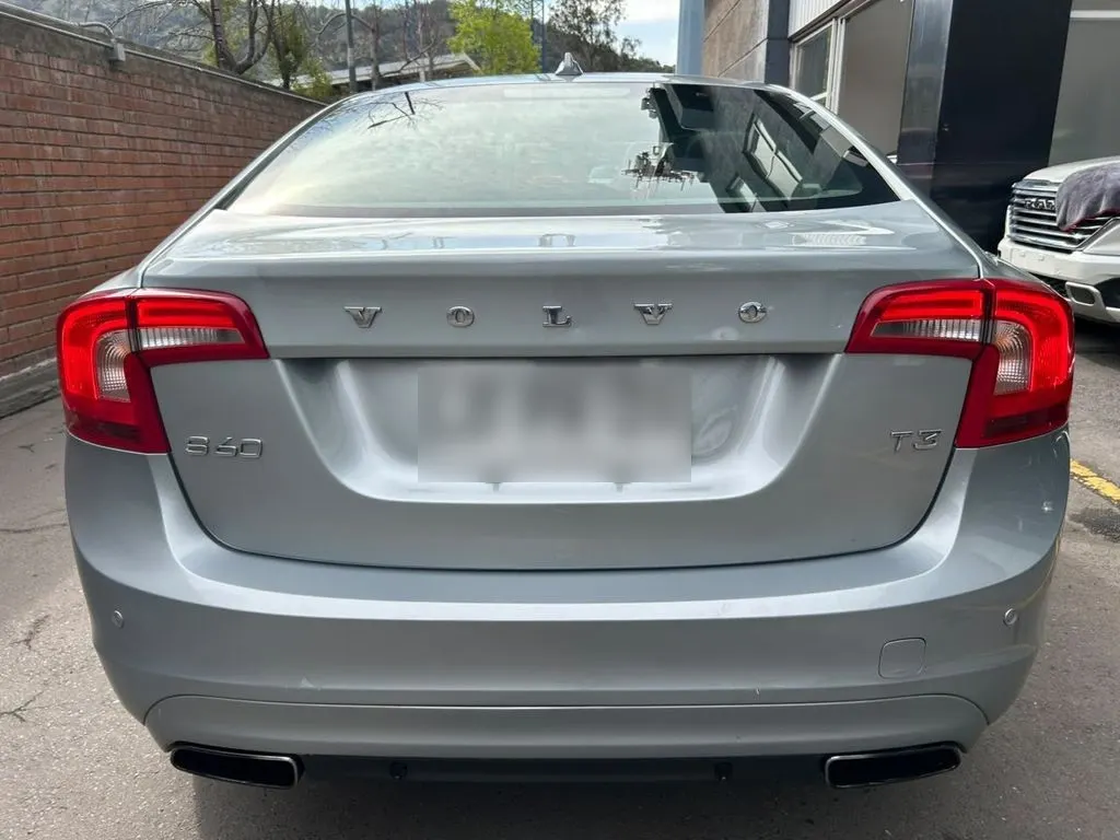 Volvo S60 T3 Comfort At año 2019