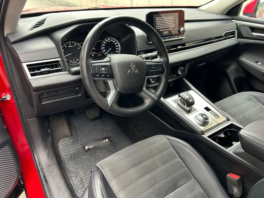 Mitsubishi Outlander Glx 2.5 Aut año 2024