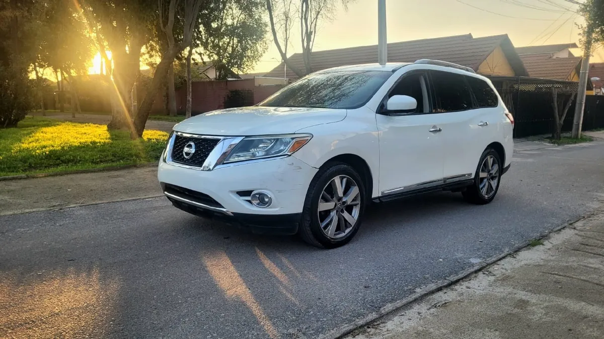 Nissan Pathfinder 3.5 Exclusive Cvt At 4x4 año 2015