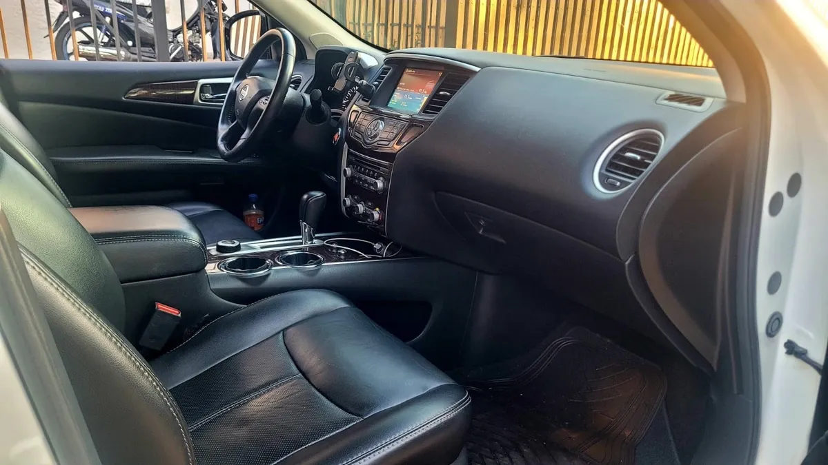 Nissan Pathfinder 3.5 Exclusive Cvt At 4x4 año 2015