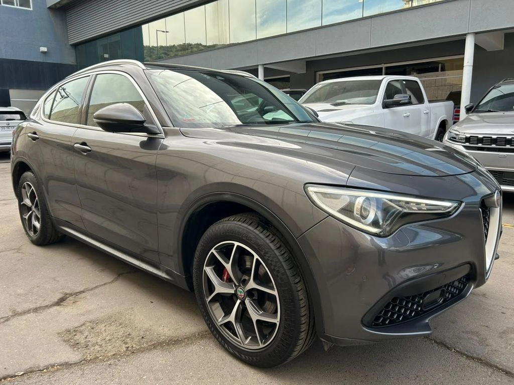Alfa Romeo Stelvio 2.0 Super 280 Cv 4x4 At 5p año 2020