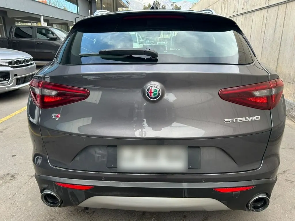 Alfa Romeo Stelvio 2.0 Super 280 Cv 4x4 At 5p año 2020