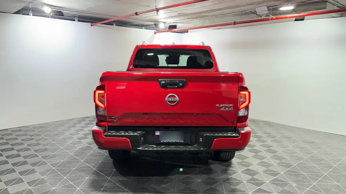 Nissan Navara 2.3 Dc Platinum At 4x4 Diesel año 2023
