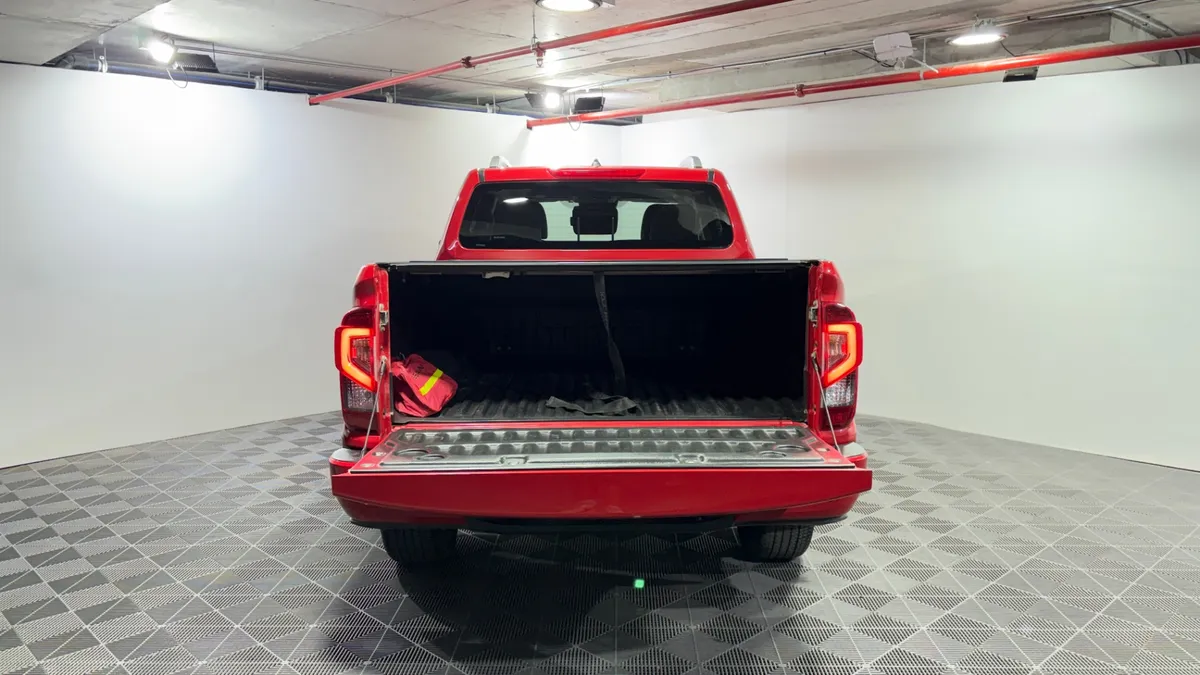 Nissan Navara 2.3 Dc Platinum At 4x4 Diesel año 2023