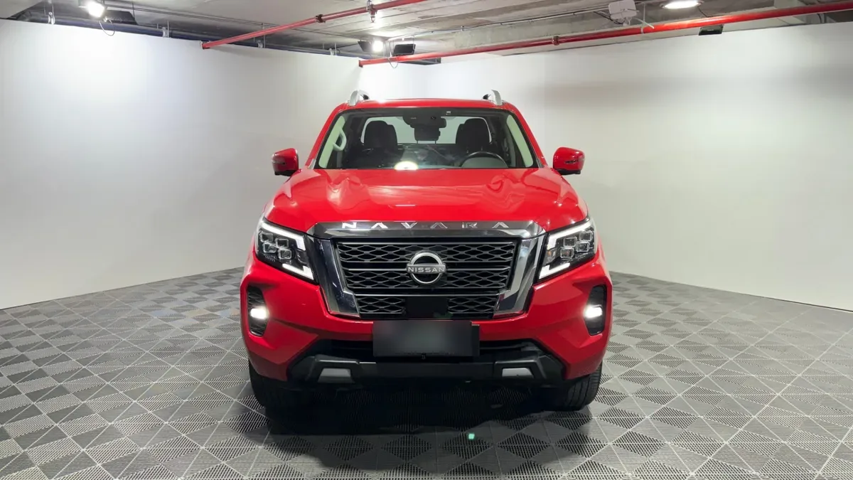 Nissan Navara 2.3 Dc Platinum At 4x4 Diesel año 2023