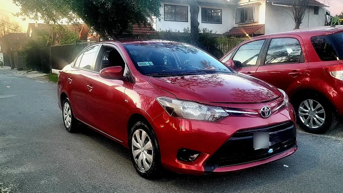 TOYOTA YARIS 1.5 Sedan Xli Mt año 2017