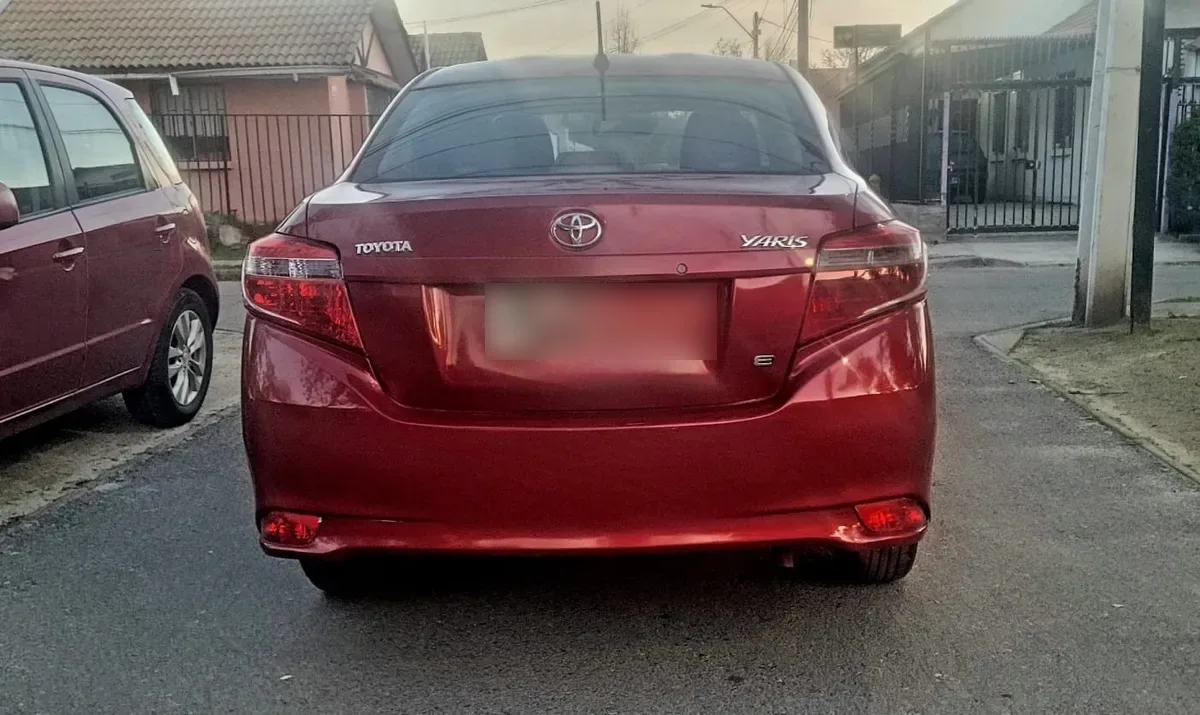 TOYOTA YARIS 1.5 Sedan Xli Mt año 2017