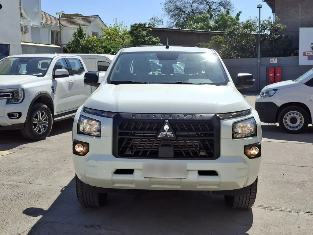 Mitsubishi L200 Katana Xrt 4x4 Mt año 2024