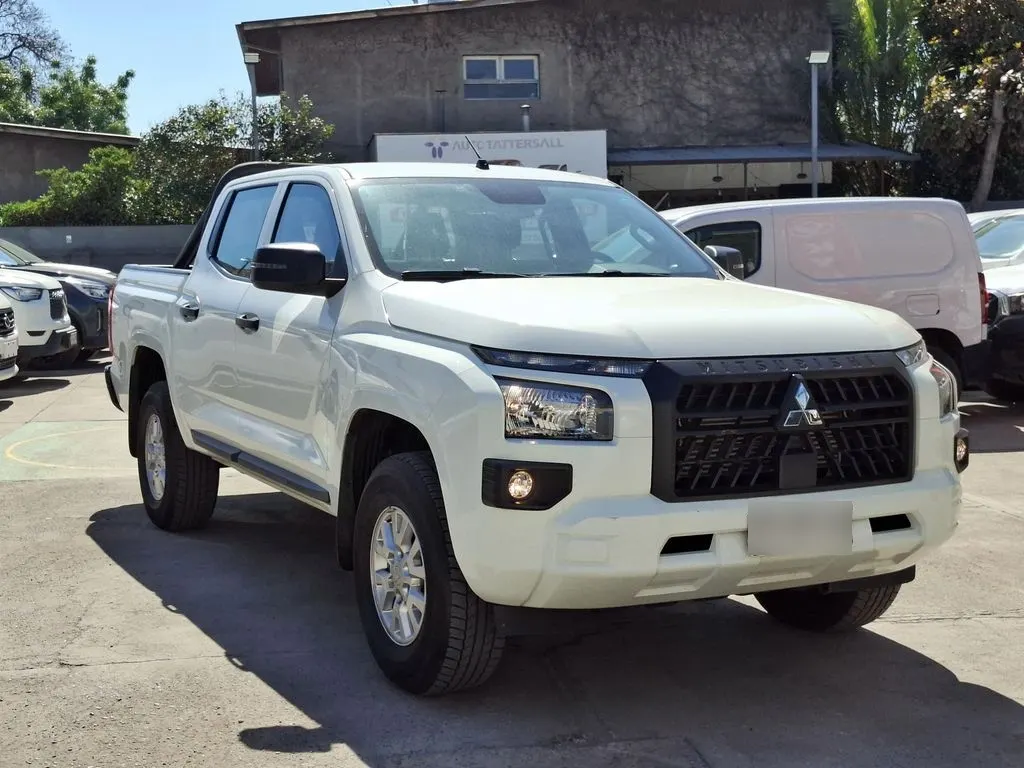 Mitsubishi L200 Katana Xrt 4x4 Mt año 2024
