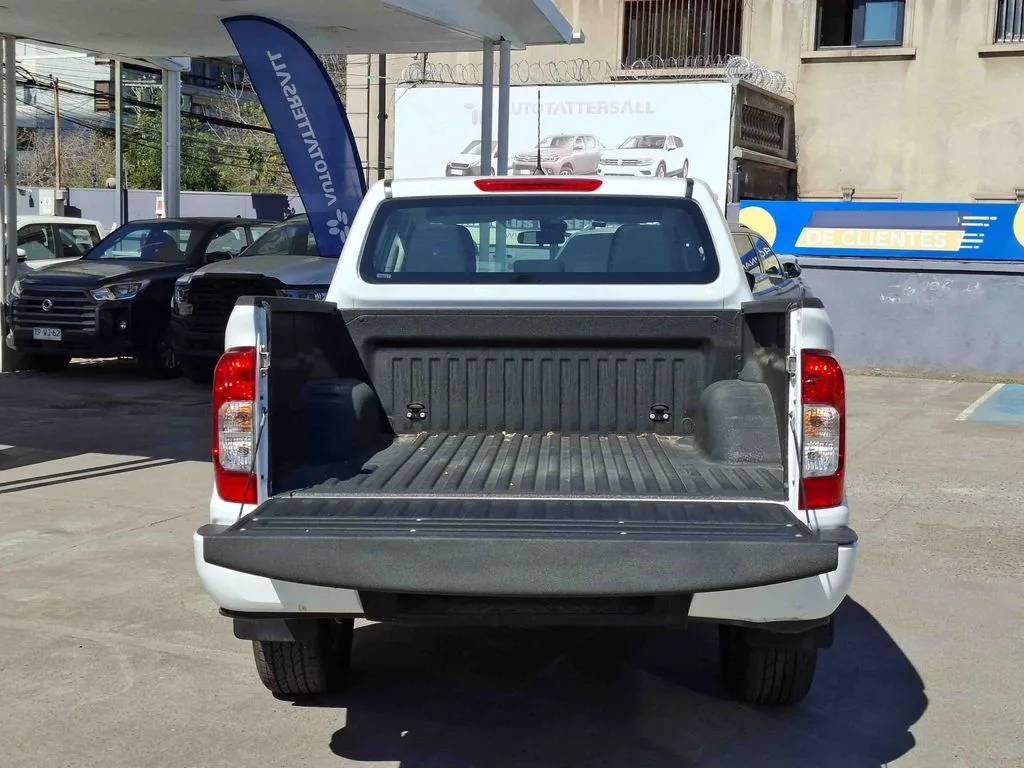 Nissan Navara Xe 4x4 2.3 At año 2023