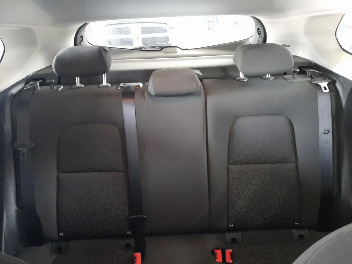 Chevrolet Tracker 1.2t Ls R 4x2 Mt 5p año 2024