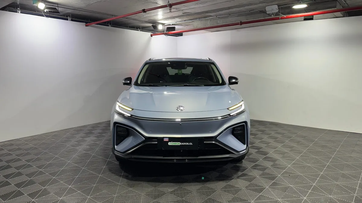 MG Marvel R 0.0 Dlx At Electrico año 2024