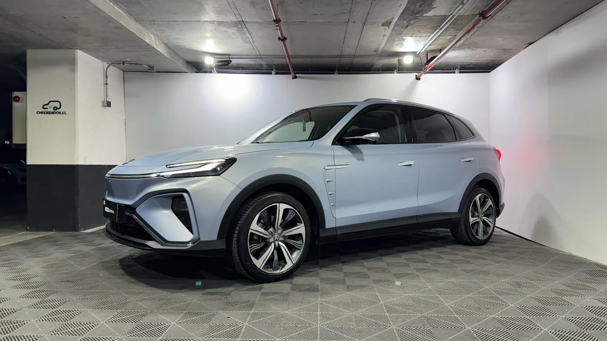 MG Marvel R 0.0 Dlx At Electrico año 2024