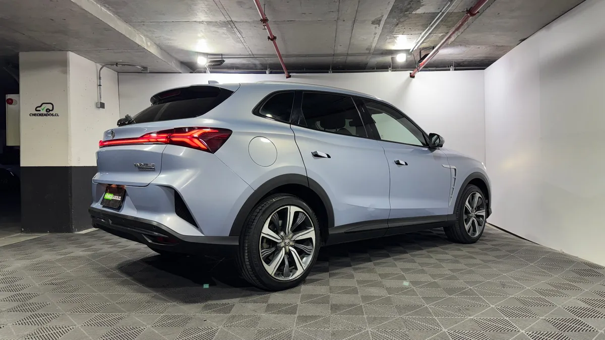 MG Marvel R 0.0 Dlx At Electrico año 2024