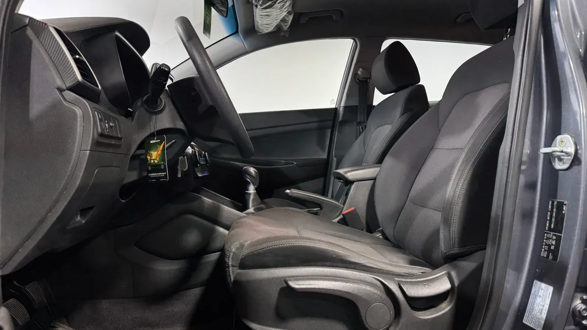 Hyundai Tucson 2.0 Gl 4x2 Mt año 2019