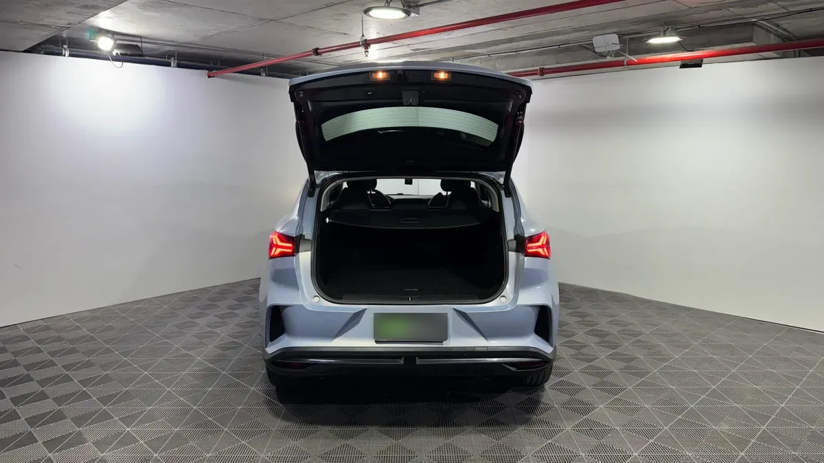 MG Marvel R 0.0 Dlx At Electrico año 2024