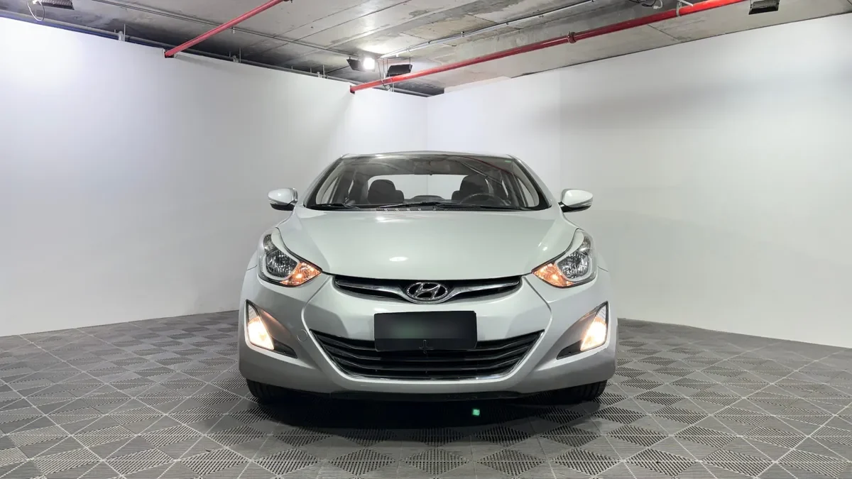 Hyundai Elantra 1.6 Md Gls Ac 2ab Mt año 2016